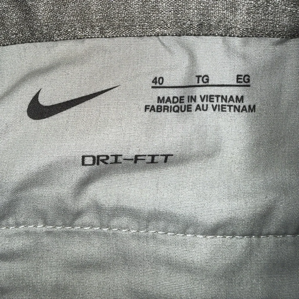 Men's Nike Dri-Fit Chino Golf‎ Shorts Tan Size 40